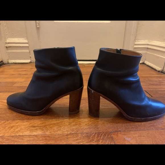 APC black leather ankle boots with wooden heel - Picture 5 of 5